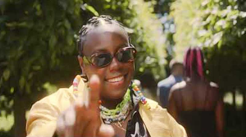 Teni premmiers Love I Love Music Video.