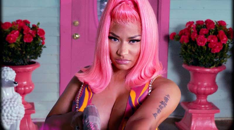 Nicki Minaj premiers Super Freaky Girl Music Video.